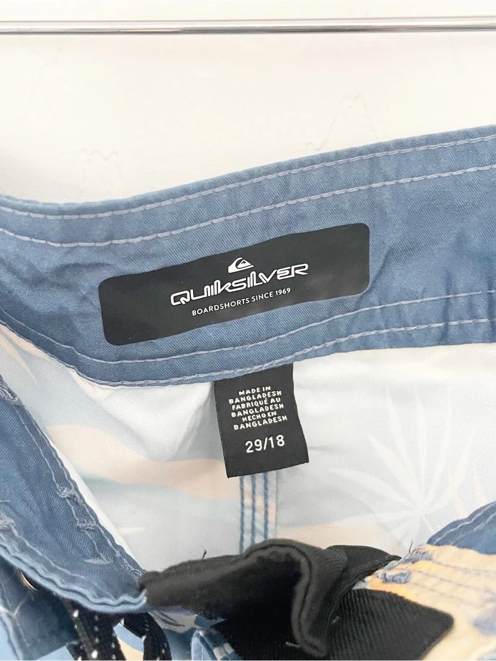 Quiksilver Highlite Scallop 19 boardshorts size 18